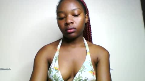 Snapshot of swit_candy chatting on May 5, 2026, 12:35 pm Candy online show from May 5, 2026, 12:35 pm