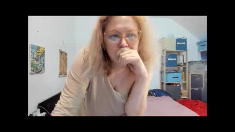 switchlorenx online show from December 7, 2024, 2:42 am