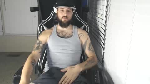 swoozy_ online show from November 6, 2025, 1:39 am