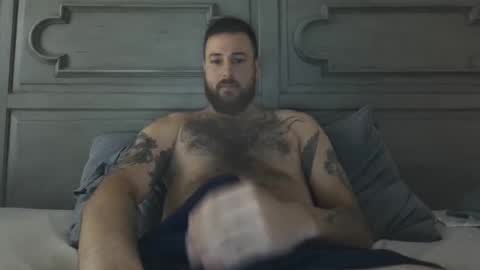 swoozy_ online show from November 21, 2025, 6:17 pm