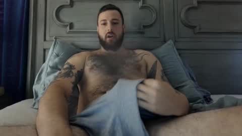 swoozy_ online show from November 26, 2025, 6:31 pm