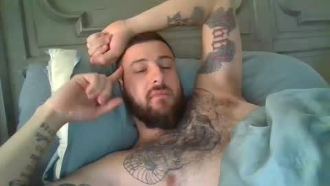 swoozy_ online show from November 28, 2025, 7:16 pm