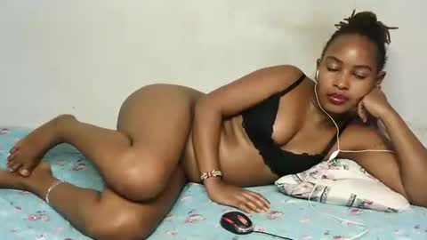 Snapshot of swt_bby chatting on May 3, 2026, 10:49 pm swt_bby online show from May 3, 2026, 10:49 pm