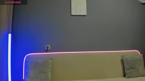 Ana online show from November 25, 2025, 2:44 am