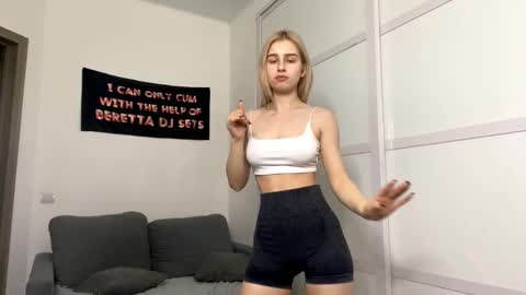 Snapshot of sydneyhackathorn chatting on January 13, 2026, 5:18 pm Mona online show from January 13, 2026, 5:18 pm