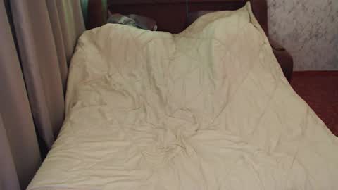 SyrenDixon online show from October 29, 2025, 5:25 pm