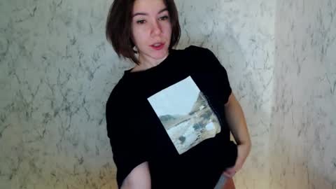 SyrenDixon online show from November 26, 2025, 9:49 pm