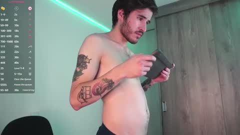 t0ny_wylie online show from December 15, 2024, 7:35 am