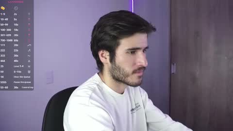 t0ny_wylie online show from December 18, 2024, 8:42 am