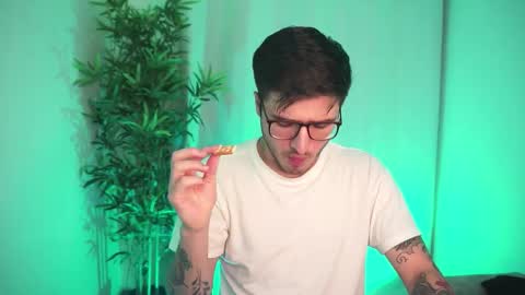 t0ny_wylie online show from November 15, 2025, 10:12 am