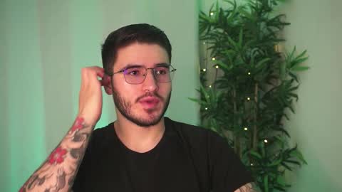 t0ny_wylie online show from March 28, 2026, 7:08 am