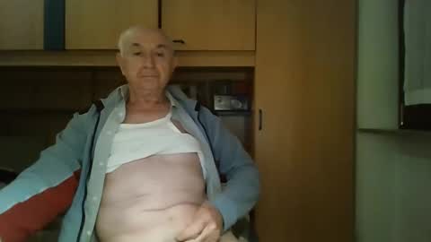 Snapshot of t5519t chatting on October 4, 2025, 2:09 am t5519t online show from October 4, 2025, 2:09 am