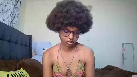 Snapshot of t_okyo chatting on December 6, 2024, 6:37 am TOKYO online show from December 6, 2024, 6:37 am