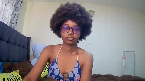 Snapshot of t_okyo chatting on December 7, 2024, 6:21 am TOKYO online show from December 7, 2024, 6:21 am