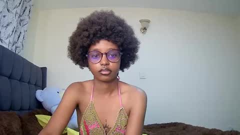 Snapshot of t_okyo chatting on December 9, 2024, 9:17 am TOKYO online show from December 9, 2024, 9:17 am