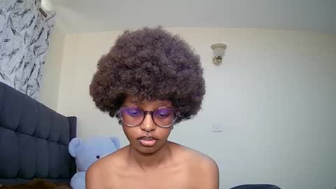 Snapshot of t_okyo chatting on December 16, 2024, 7:37 am TOKYO online show from December 16, 2024, 7:37 am