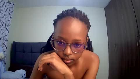 Snapshot of t_okyo chatting on February 5, 2025, 9:04 am TOKYO online show from February 5, 2025, 9:04 am