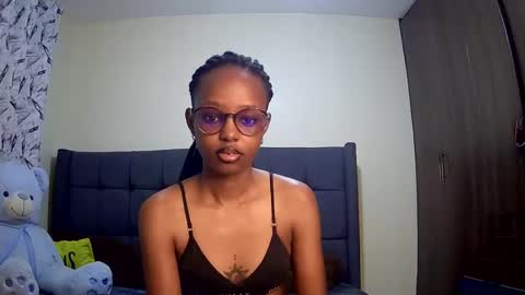 Snapshot of t_okyo chatting on February 7, 2025, 5:52 am TOKYO online show from February 7, 2025, 5:52 am