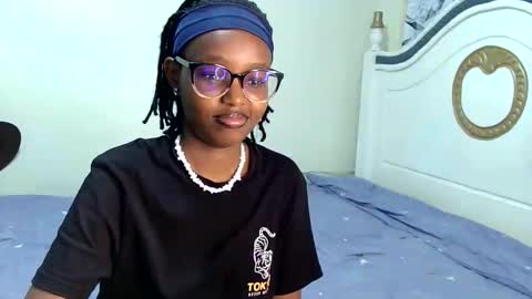 Snapshot of t_okyo chatting on September 11, 2025, 6:35 am TOKYO online show from September 11, 2025, 6:35 am