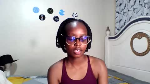 Snapshot of t_okyo chatting on October 3, 2025, 7:49 am TOKYO online show from October 3, 2025, 7:49 am