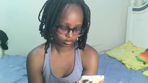 Snapshot of t_okyo chatting on October 19, 2025, 5:35 pm TOKYO online show from October 19, 2025, 5:35 pm