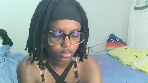 Snapshot of t_okyo chatting on October 21, 2025, 6:36 am TOKYO online show from October 21, 2025, 6:36 am