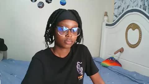 Snapshot of t_okyo chatting on October 31, 2025, 5:52 am TOKYO online show from October 31, 2025, 5:52 am