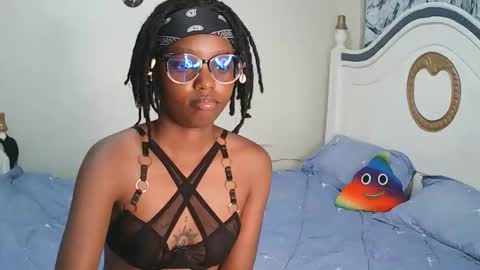 Snapshot of t_okyo chatting on November 19, 2025, 2:44 am TOKYO online show from November 19, 2025, 2:44 am