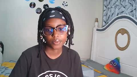 Snapshot of t_okyo chatting on December 18, 2025, 2:39 am TOKYO online show from December 18, 2025, 2:39 am