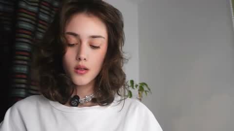 Snapshot of t_tragedienne chatting on November 10, 2025, 1:43 pm Heeey im Helena3 -- fav555100333 -- pvts only premium and after my public show 3 online show from November 10, 2025, 1:43 pm