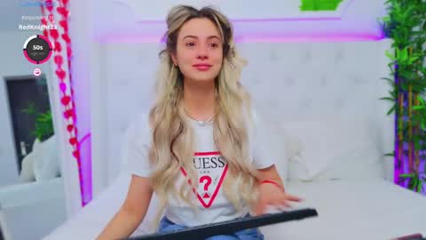 Arianna online show from March 8, 2025, 6:21 am