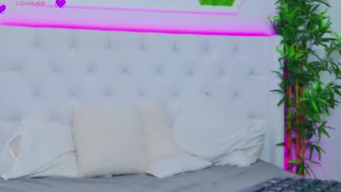 Arianna online show from March 12, 2025, 1:51 pm