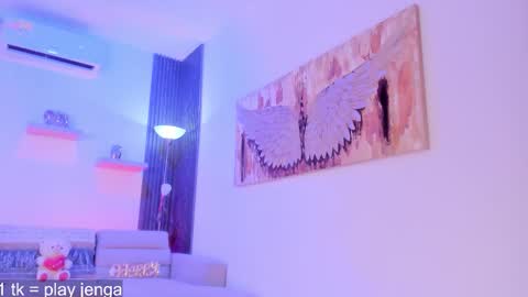 Tahiela  online show from February 12, 2026, 10:54 am