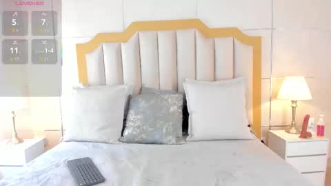 Tahlia Moreau online show from December 14, 2025, 4:18 am