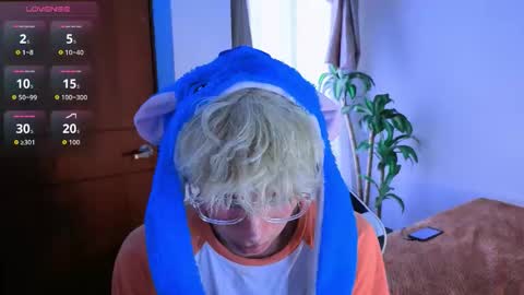 taichi online show from November 7, 2025, 7:47 pm