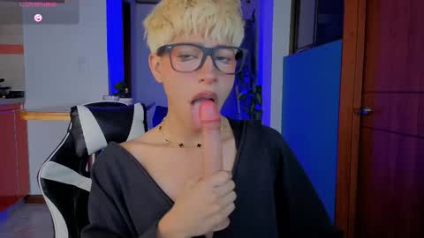 Snapshot of taichi_bluy chatting on February 3, 2026, 12:10 pm taichi online show from February 3, 2026, 12:10 pm