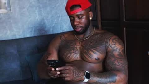 Snapshot of tairontucke chatting on December 4, 2024, 10:08 pm Tairon Tucke online show from December 4, 2024, 10:08 pm