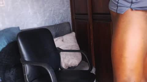 Snapshot of tairontucke chatting on December 15, 2024, 9:09 pm Tairon Tucke online show from December 15, 2024, 9:09 pm