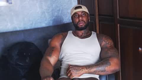 Snapshot of tairontucke chatting on December 19, 2024, 8:55 pm Tairon Tucke online show from December 19, 2024, 8:55 pm