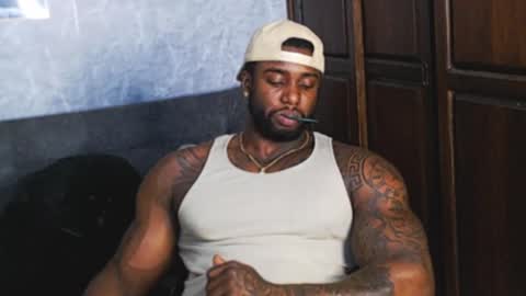 Snapshot of tairontucke chatting on December 20, 2024, 12:41 am Tairon Tucke online show from December 20, 2024, 12:41 am