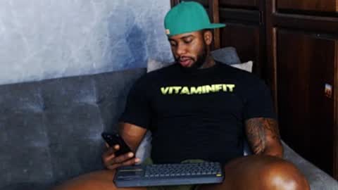 Snapshot of tairontucke chatting on January 9, 2025, 4:30 am Tairon Tucke online show from January 9, 2025, 4:30 am