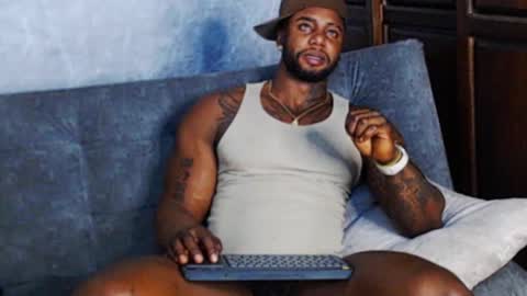 Snapshot of tairontucke chatting on January 14, 2025, 12:22 am Tairon Tucke online show from January 14, 2025, 12:22 am