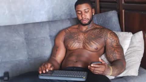 Snapshot of tairontucke chatting on January 21, 2025, 5:41 pm Tairon Tucke online show from January 21, 2025, 5:41 pm