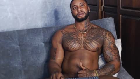 Snapshot of tairontucke chatting on January 25, 2025, 12:17 am Tairon Tucke online show from January 25, 2025, 12:17 am