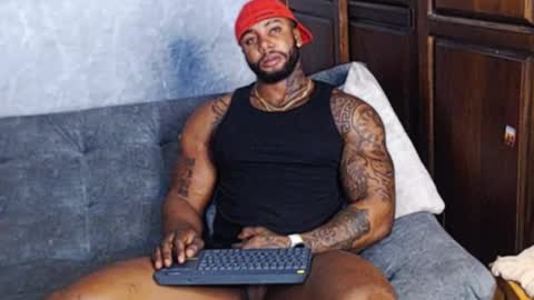 Snapshot of tairontucke chatting on February 3, 2025, 3:20 am Tairon Tucke online show from February 3, 2025, 3:20 am