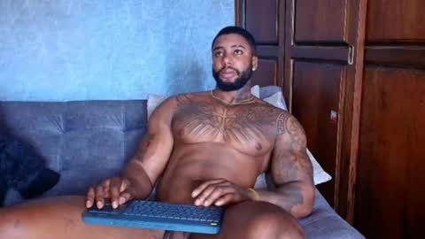 Snapshot of tairontucke chatting on February 12, 2025, 5:05 pm Tairon Tucke online show from February 12, 2025, 5:05 pm