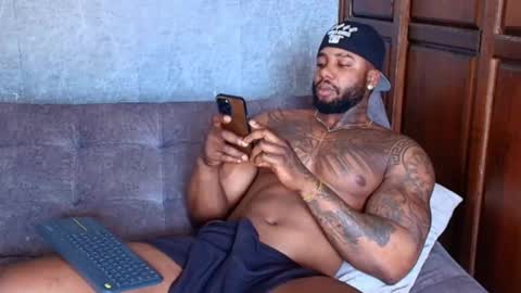 Snapshot of tairontucke chatting on February 20, 2025, 2:24 pm Tairon Tucke online show from February 20, 2025, 2:24 pm