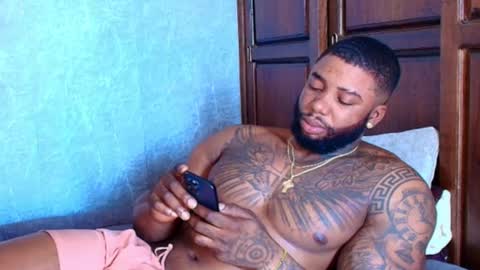 Snapshot of tairontucke chatting on March 2, 2025, 2:10 pm Tairon Tucke online show from March 2, 2025, 2:10 pm