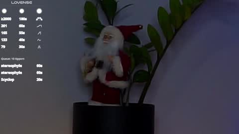 Snapshot of taitehambelton chatting on December 18, 2024, 8:09 am Mia online show from December 18, 2024, 8:09 am
