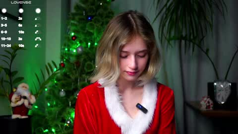 Snapshot of taitehambelton chatting on December 25, 2024, 1:42 am Mia online show from December 25, 2024, 1:42 am